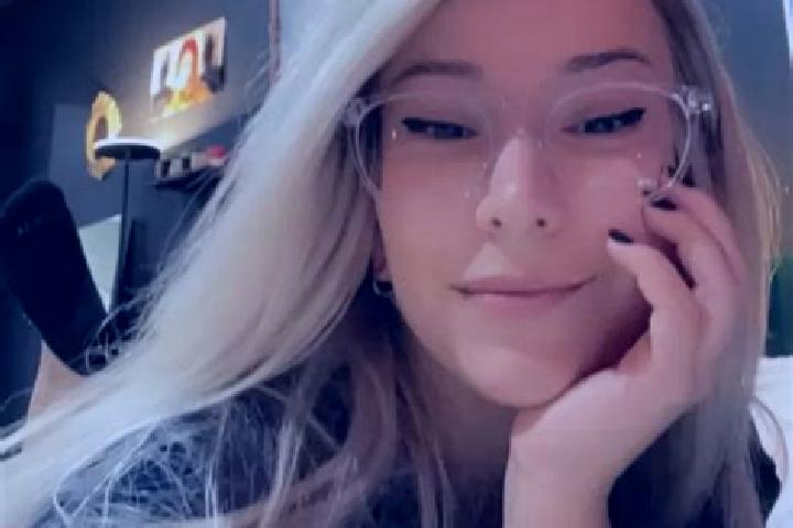 Hazel, 20, a blonde amber-eyed asian companion based in Wilkesboro. Offering Tantra, Massage, Deep French Kissing. Available for incall and outcall, day and ...
