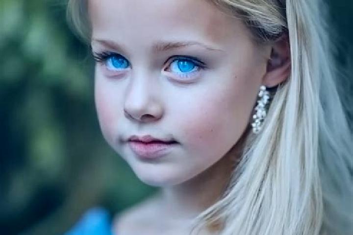 Hazel, 20, a blonde blue-eyed ebony companion based in Severobaykal sk. Offering Couples, 69, Massage. Available for incall and outcall, day and evening dates.