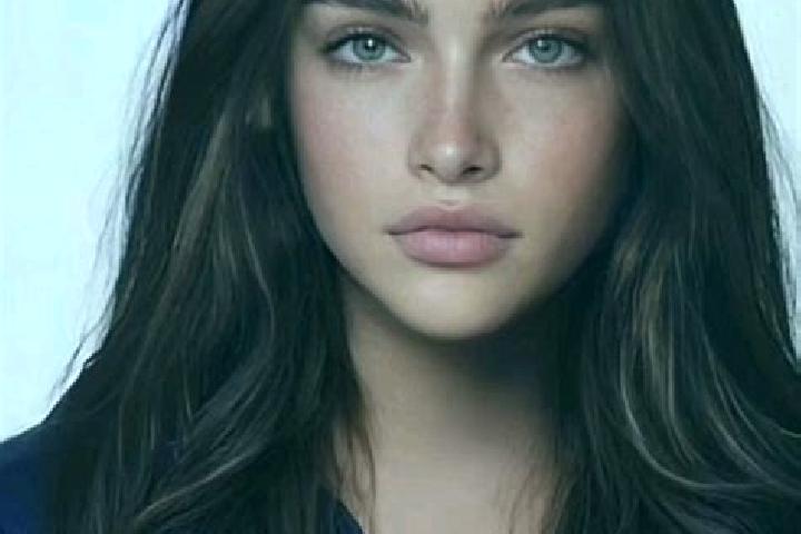 Hazel, 20, a brunette blue-eyed mixed companion based in Telega. Offering OWO, A-Level, Roleplay. Available for incall and outcall, day and evening dates.
