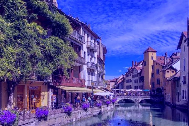 Hazel, 20 — Escort in Chanes, France