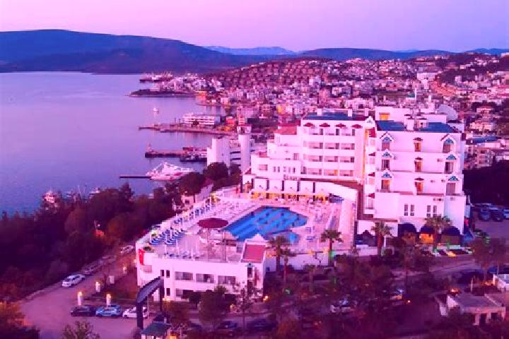 Hazel, 20 — Escort in Guevercinlik, Turkey
