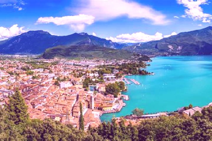 Hazel, 20 — Escort in Santa Teresa di Riva, Italy
