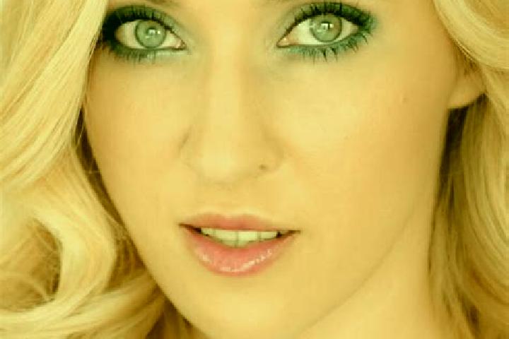 Hazel, 21, a blonde green-eyed mixed companion based in Grabovica Donja. Offering OWO, Dinner Date, Erotic Massage, Deep French Kissing, GFE. Available for i...