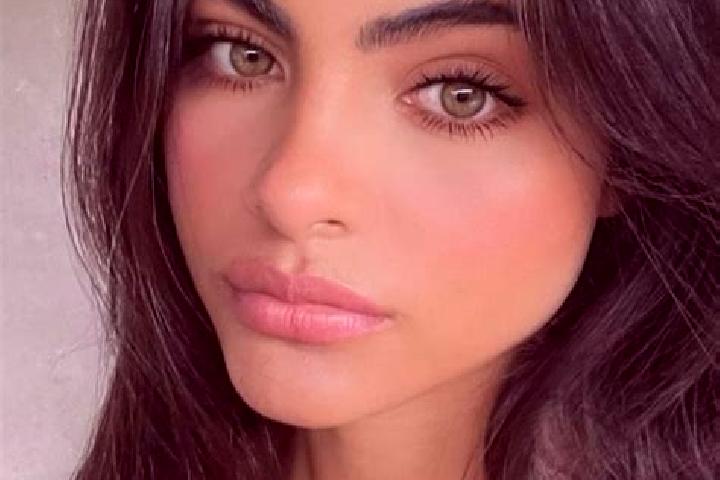 Hazel, 21, a brunette hazel-eyed middle eastern companion based in Trn. Offering Erotic Massage, Party Girl, Couples, Travel Companion, Tantra. Available for...