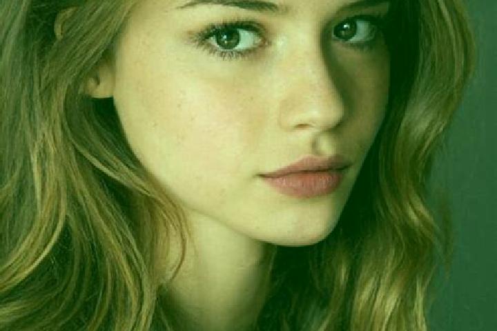 Hazel, 21, a chestnut amber-eyed latina companion based in Villard-de-Lans. Offering Massage, Overnight, Deep French Kissing. Available for incall and outcal...