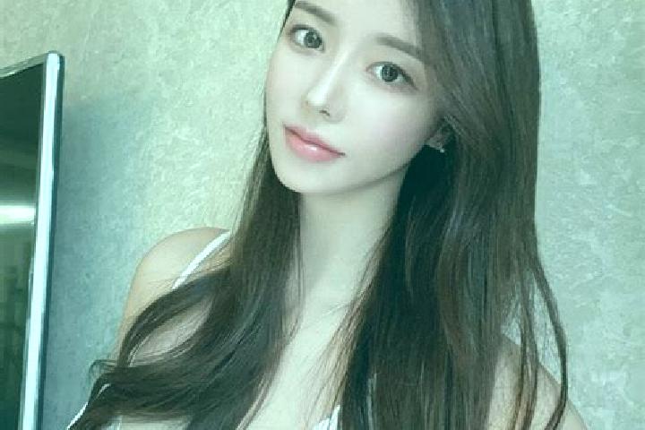 Hazel, 21 — Escort in Mangqu, China