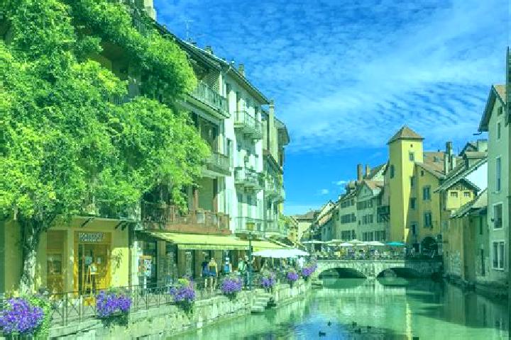 Hazel, 21 — Escort in Sainte-Croix, France