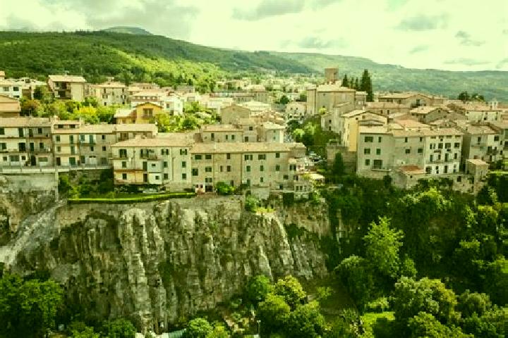 Hazel, 21 — Escort in Santa Fiora, Italy