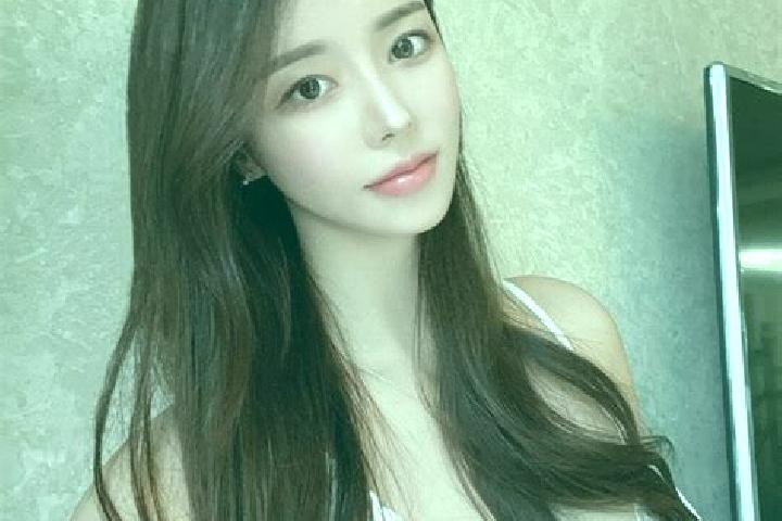 Hazel, 21 — Escort in Zhagulu, China