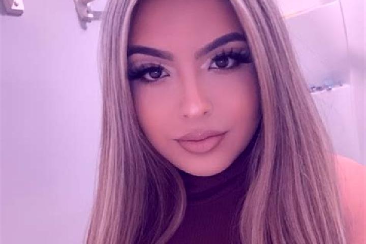 Hazel, 22, a blonde amber-eyed latina companion based in Yaurisque. Offering Girlfriend Experience, GFE, Deep French Kissing, CIM, Dinner Date. Available for...