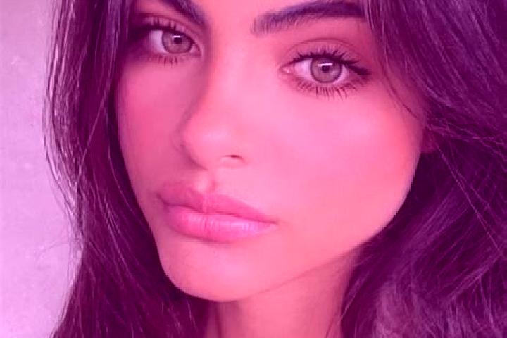 Hazel, 22, a brunette green-eyed caucasian companion based in Pelengana. Offering Roleplay, Massage, Striptease. Available for incall and outcall, day and ev...