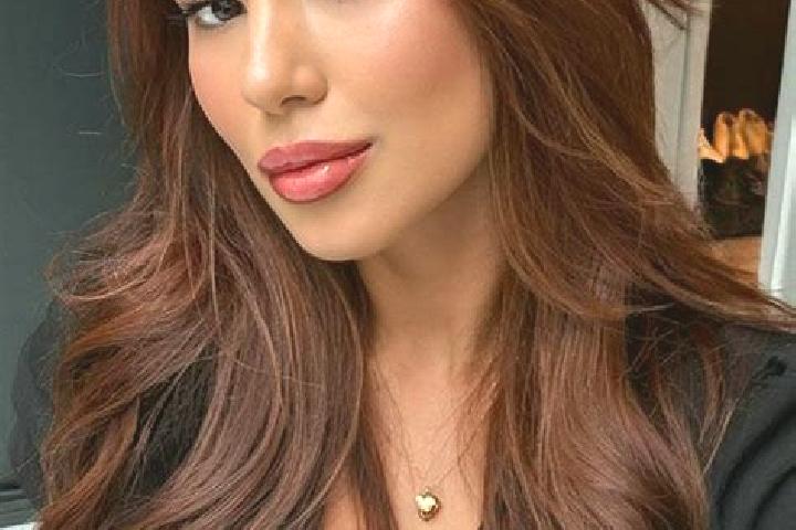 Hazel, 22, a chestnut dark-eyed latina companion based in Zettling. Offering Erotic Massage, Domination, Massage, BDSM. Available for incall and outcall, ove...