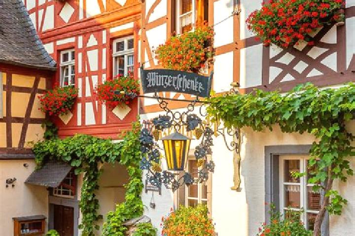 Hazel, 22 — Escort in Buhlerzell, Germany
