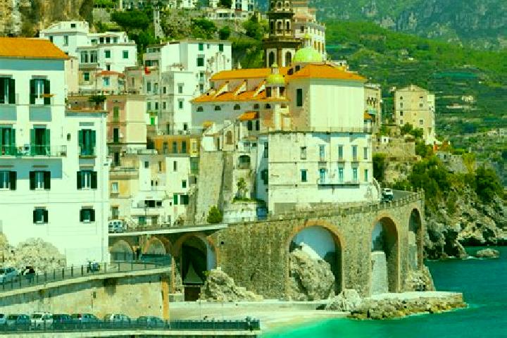 Hazel, 22 — Escort in Caluri, Italy