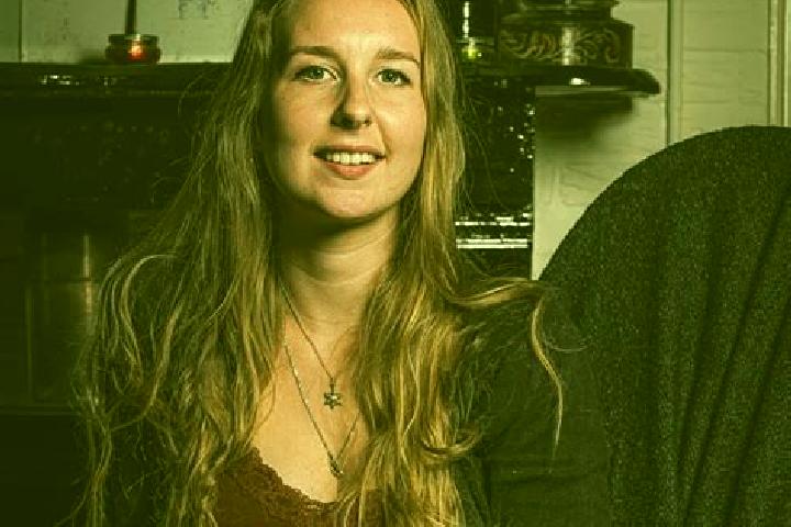 Hazel, 22 — Escort in Nes, Netherlands