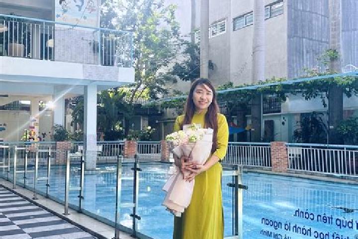 Hazel, 22 — Escort in Phuc Tho, Vietnam