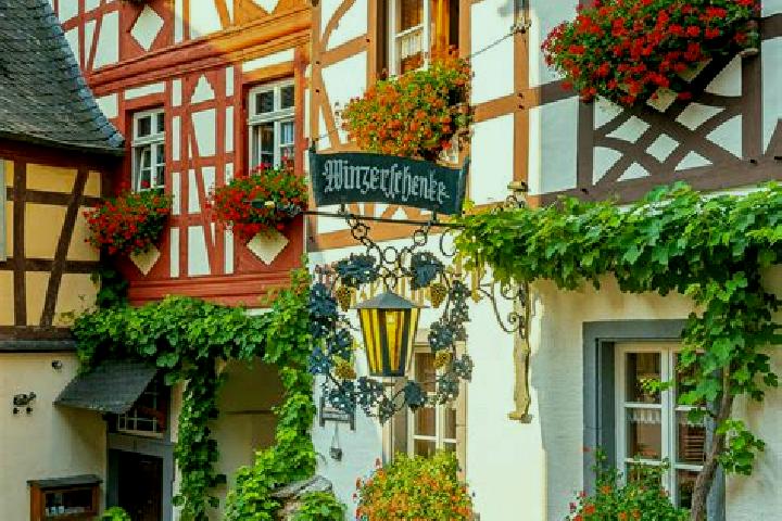 Hazel, 22 — Escort in Rudenhausen, Germany