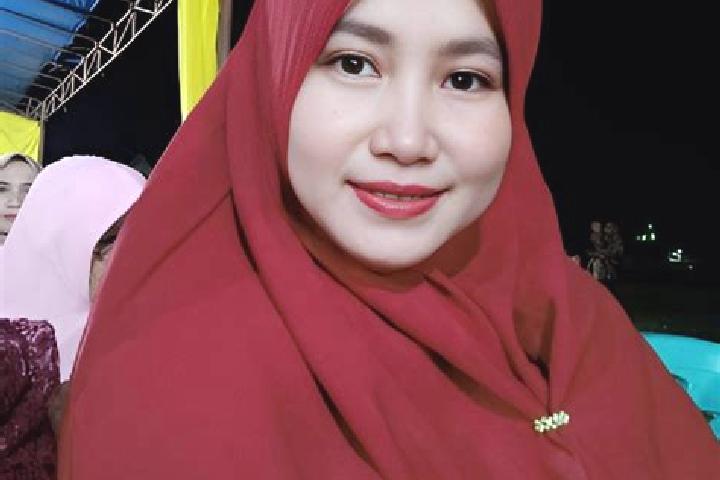 Hazel, 22 — Escort in Salakan, Indonesia