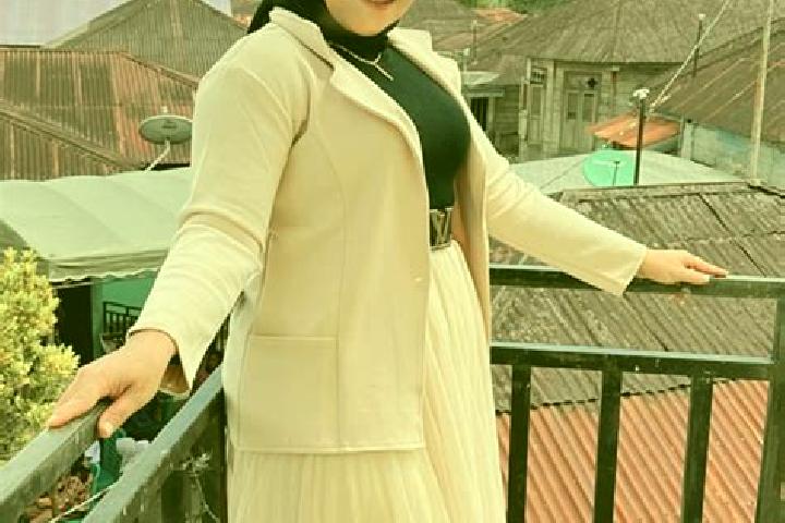 Hazel, 22 — Escort in Sipirok, Indonesia