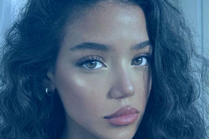 Hazel, 23, a black brown-eyed european companion based in Varin. Offering Roleplay, Couples, Girlfriend Experience, GFE. Available for incall and outcall, da...