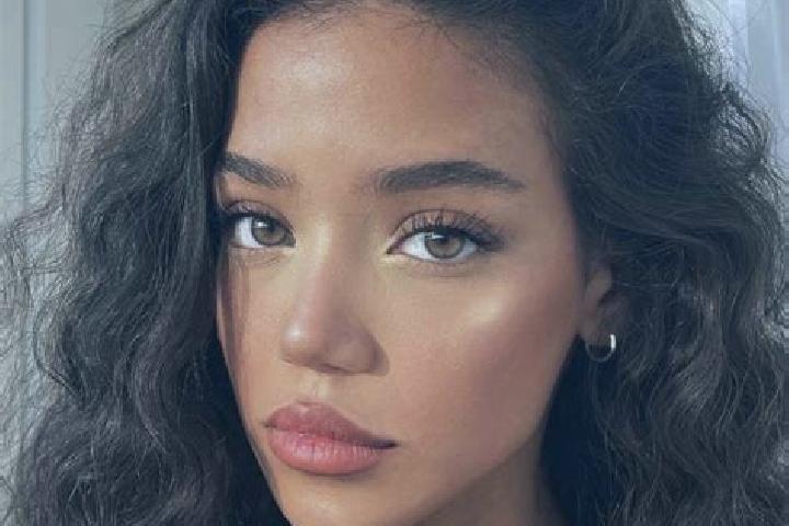 Hazel, 23, a black brown-eyed mixed companion based in Nova lubovna. Offering Tantra, CIM, Roleplay. Available for incall and outcall, day and evening dates.