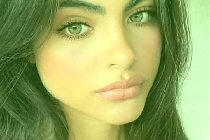 Hazel, 23, a dark blonde brown-eyed indian companion based in Alcanadre. Offering BDSM, Duos, Deep French Kissing, Dinner Date, Domination. Available for inc...