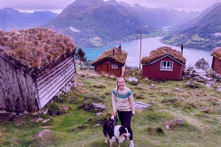 Hazel, 23 — Escort in Fossbergom, Norway
