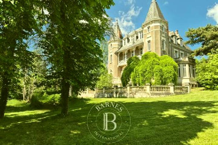 Hazel, 23 — Escort in Les Ollieres-sur-Eyrieux, France