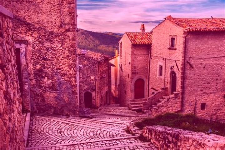 Hazel, 23 — Escort in Montecassiano, Italy