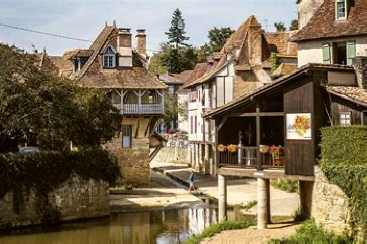Hazel, 23 — Escort in Sauveterre-de-Rouergue, France