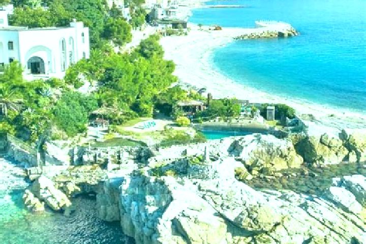 Hazel, 23 — Escort in Varazze, Italy