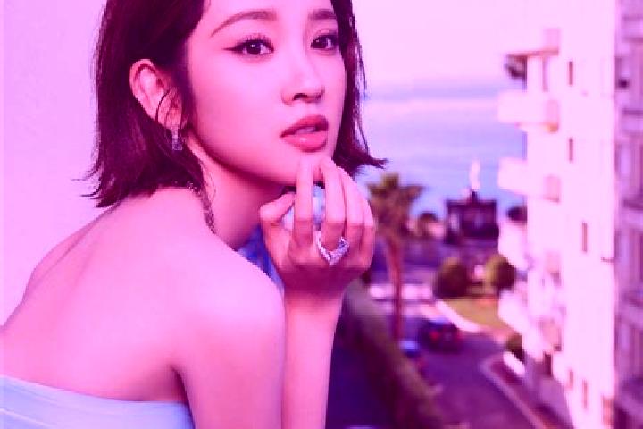 Hazel, 23 — Escort in Yixin, China