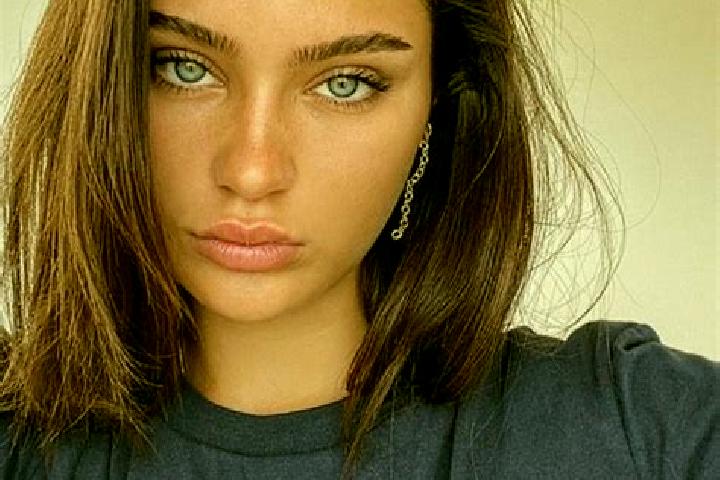 Hazel, 24, a brunette dark-eyed mediterranean companion based in Lagundo. Offering Striptease, GFE, Dinner Date. Available for incall and outcall, day and ev...
