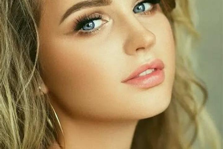 Hazel, 24, a dark blonde blue-eyed slavic companion based in Cantalupo nel Sannio. Offering Tantra, Striptease, Roleplay, Massage. Available for incall and o...
