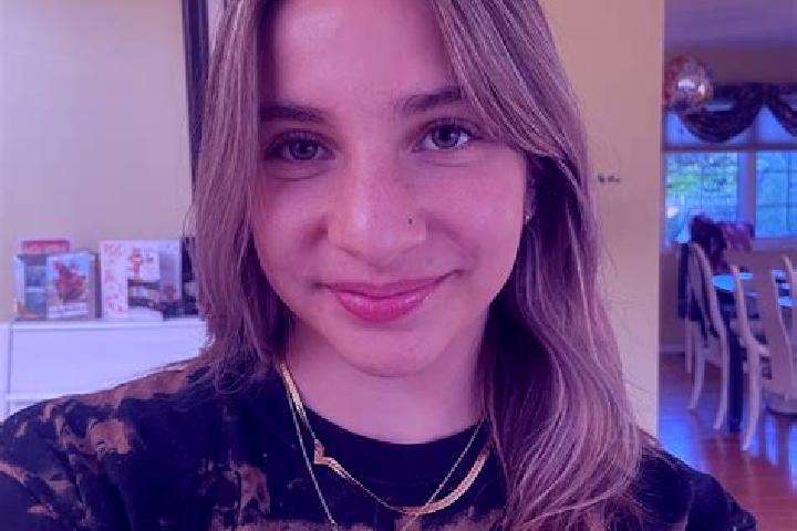 Hazel, 24 — Escort in Bellmore, United States