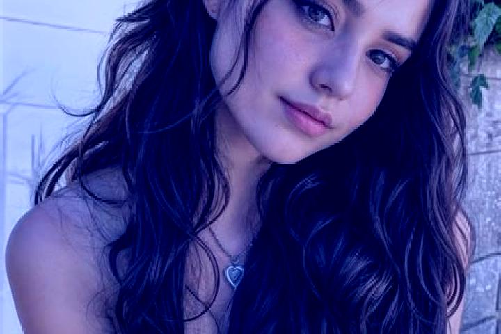 Hazel, 25, a auburn hazel-eyed slavic companion based in Keshupur. Offering Overnight, CIM, OWO. Available for incall and outcall, overnight bookings available.