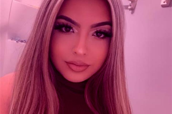 Hazel, 25, a blonde grey-eyed latina companion based in Yellareddi. Offering BDSM, Roleplay, Deep French Kissing, 69. Available for incall and outcall, day a...