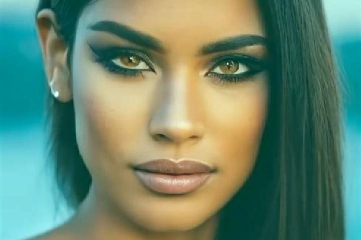 Hazel, 25, a brunette amber-eyed latina companion based in Pitalillo. Offering Striptease, Massage, Dinner Date, Girlfriend Experience. Available for incall ...