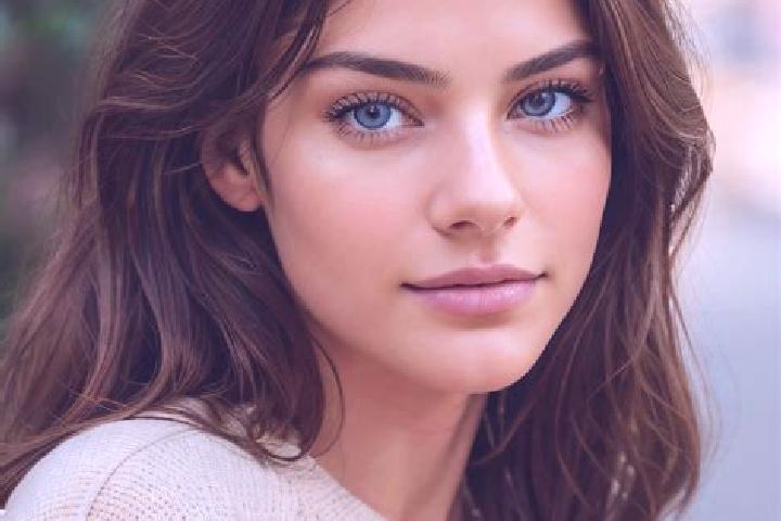 Hazel, 25, a brunette blue-eyed latina companion based in Wieseck. Offering A-Level, Couples, Duos. Available for incall and outcall, day and evening dates.