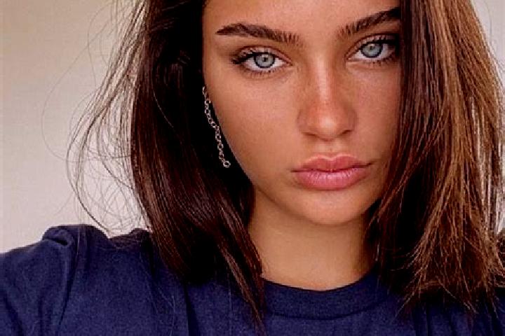 Hazel, 25, a brunette dark-eyed slavic companion based in Huambo. Offering Duos, Striptease, Overnight, Erotic Massage. Available for incall and outcall, ove...