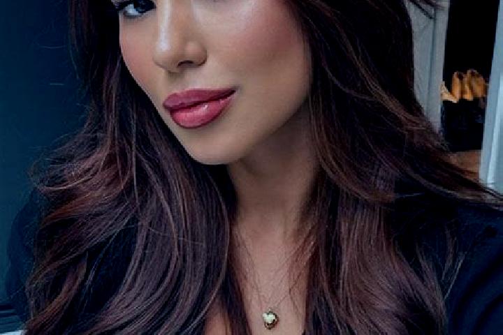 Hazel, 25, a chestnut dark-eyed latina companion based in Limmer. Offering Striptease, Duos, Roleplay. Available for incall and outcall, overnight bookings a...