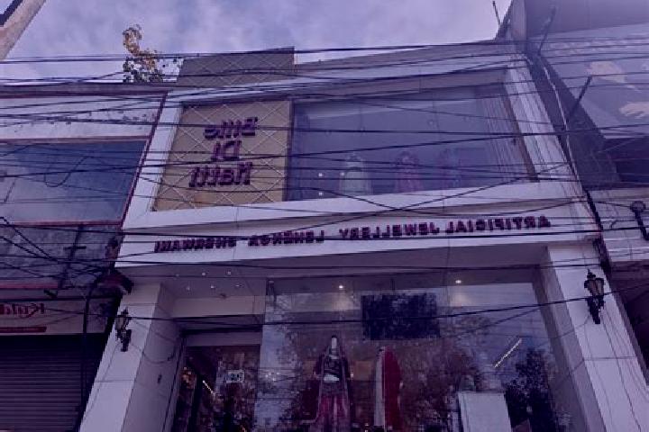 Hazel, 25 — Escort in Jandiala Guru, India
