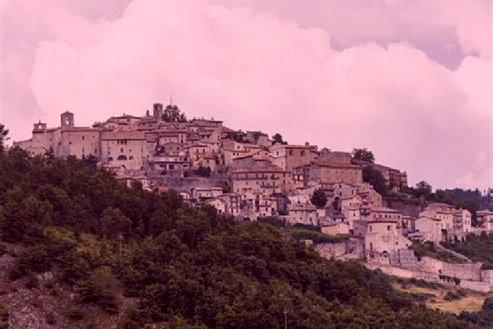 Hazel, 25 — Escort in Monteleone di Spoleto, Italy