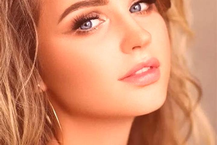 Hazel, 26, a dark blonde blue-eyed middle eastern companion based in Santa Maria La Carita. Offering Travel Companion, Striptease, Tantra, Domination. Availa...