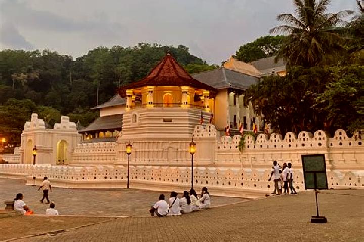 Hazel, 26 — Escort in Kandy, Sri Lanka