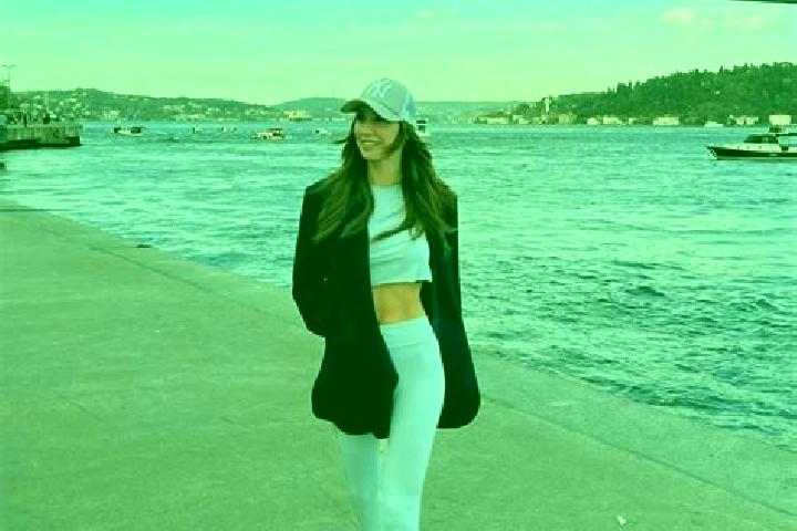 Hazel, 26 — Escort in Kiratli, Turkey