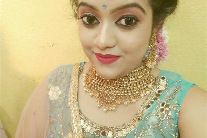 Hazel, 26 — Escort in Madhurampur Dehri, India