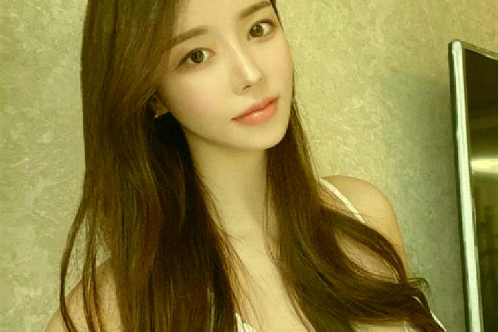 Hazel, 26 — Escort in Qionghu, China
