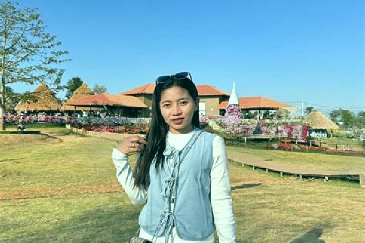 Hazel, 26 — Escort in Tha Nat Pyin, Myanmar