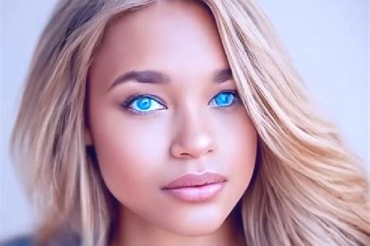 Hazel, 27, a blonde blue-eyed latina companion based in Samaniego. Offering Domination, OWO. Available for incall and outcall, day and evening dates.